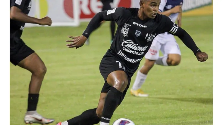 Yair Jaén jugará en el fútbol tico.