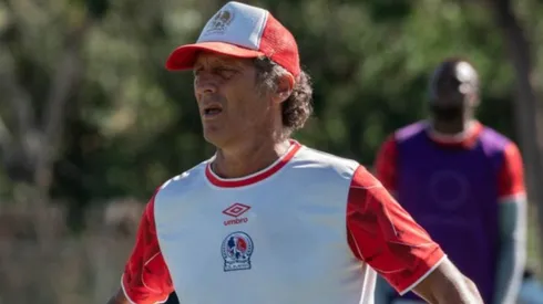 Pedro Troglio podría abandonar Olimpia