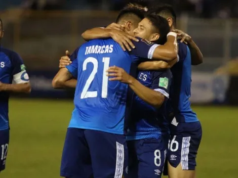 La selección de El Salvador sumará a dos jugadores colombianos en el 2022
