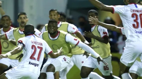 Olimpia vence a Real España y se corona tetracampeón en Honduras [VIDEO]