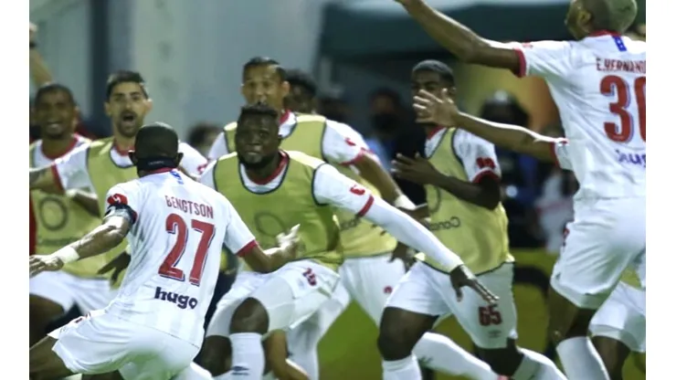 Olimpia vence a Real España y se corona tetracampeón en Honduras [VIDEO]