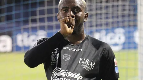 Ricardo Phillips Jr muy cerca del fútbol sudamericano.