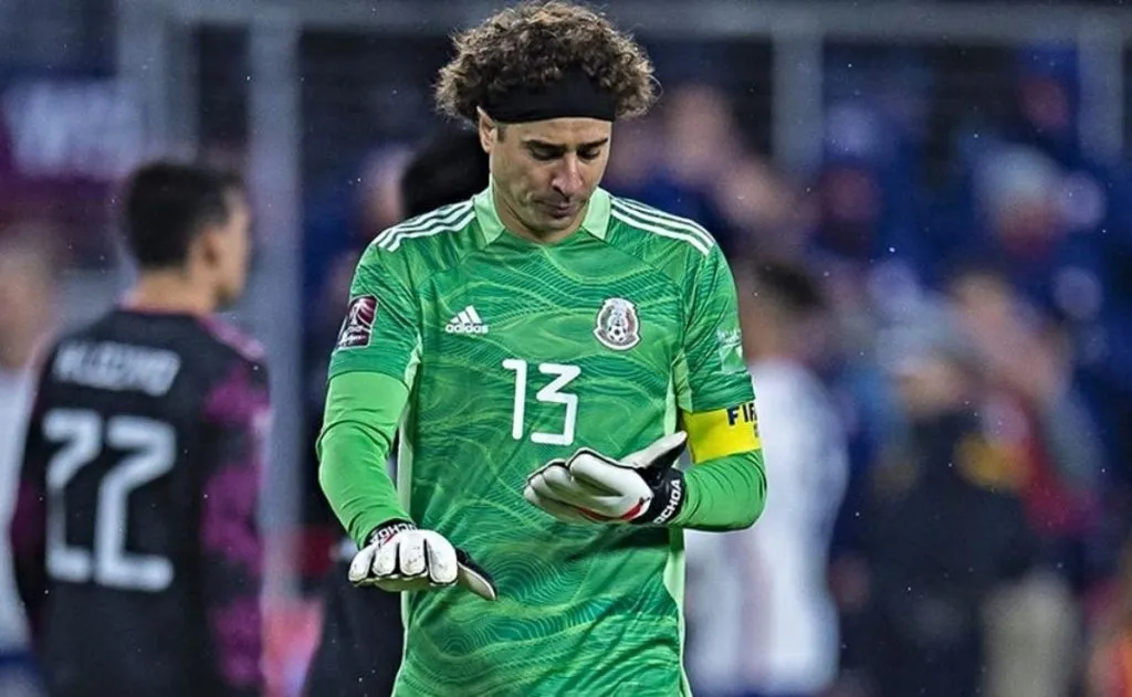 Memo Ochoa no está en su mejor momento.