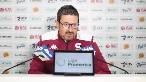 Iñaki Alonso en conferencia de prensa (Saprissa Oficial)