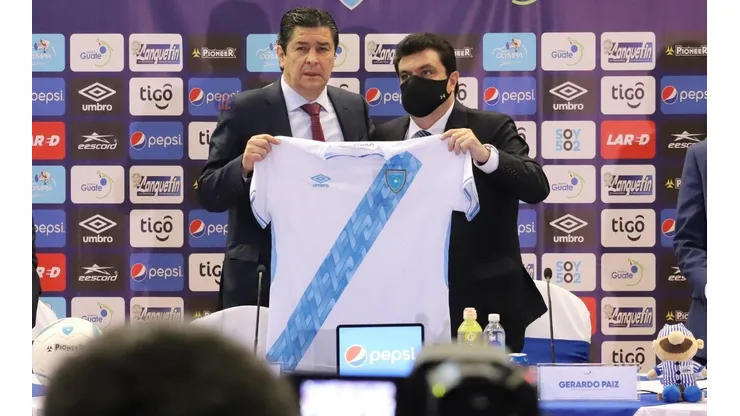 Luis Fernando Tena va en búsqueda de legionarios