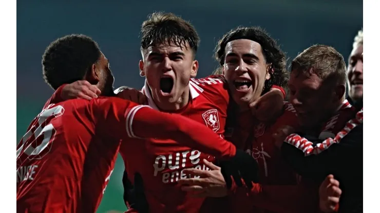 ¡Manfred Ugalde marcó el gol de la victoria ante el Feyenoord! [VIDEO]