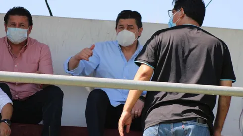 Tena asiste a ver su primer partido de la Liga de Guatemala