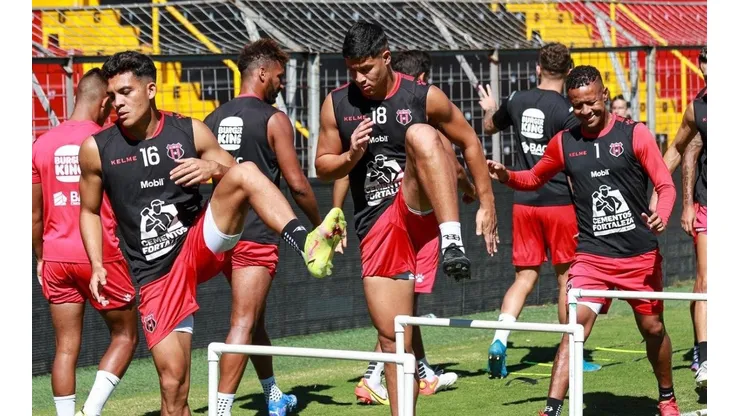 Alajuelense ya empieza a perder jugadores