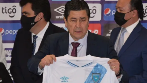 Guatemala alista la presentación de Luis Fernando Tena
