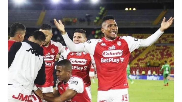 Ronaldo Dinolis cambiaría de equipo en Colombia.