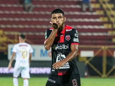 Johan Venegas fuertemente sancionado por insultar a aficionados