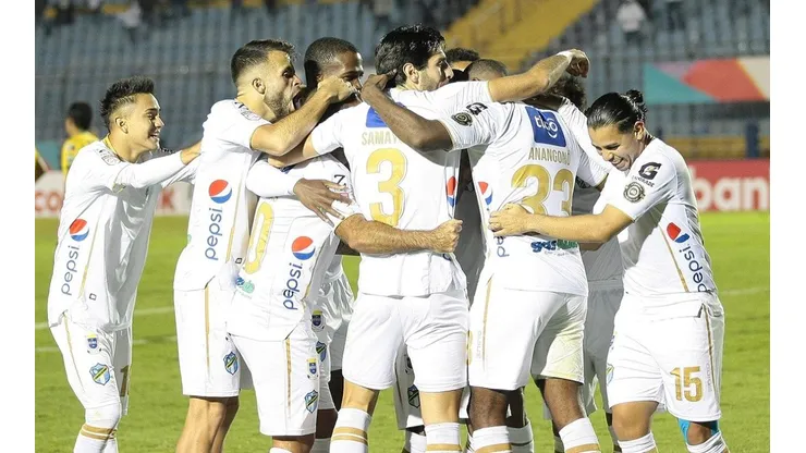 Comunicaciones venció a Guastatoya en ambos partidos