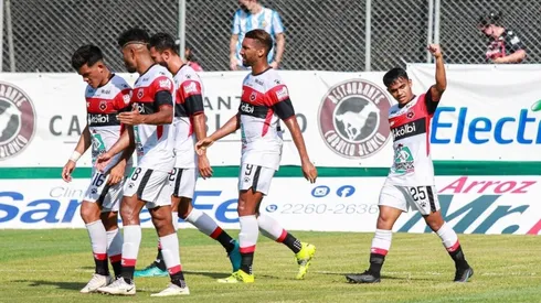 Alajuelense celebrando la anotación de Aarón Suárez (LDA Oficial)