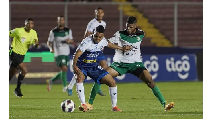 Alianza y Tauro se mantienen igualados en la semifinal.