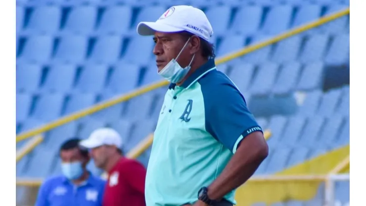 Milton Meléndez molesto con la convocatoria de la Selecta