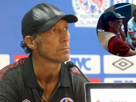 Emotiva arenga de Pedro Troglio a los jugadores de Olimpia