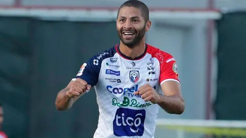 El récord que Álvaro Saborío quiere romper antes de retirarse