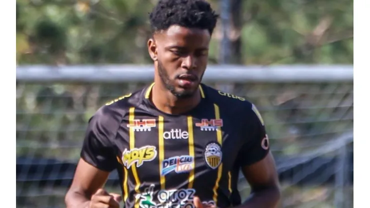 Freddy Góndola salió lesionado del último partido de Táchira.