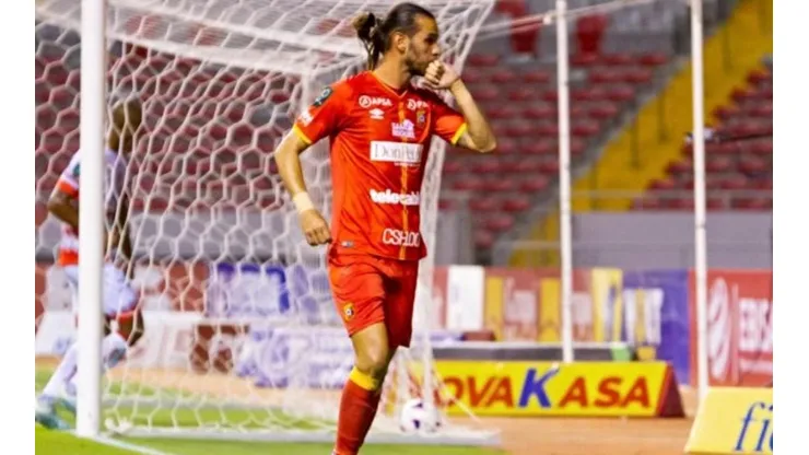 Yendrick Ruiz es resaltado por importante medio europeo