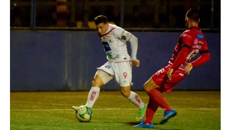 Luis Paradela del Santos FC logró doblete este fin de semana ante San Carlos (Santos FC)