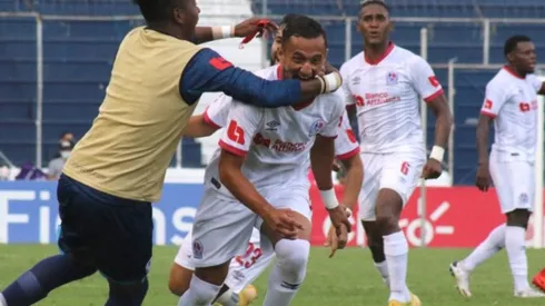 Olimpia remonta y avanza a semifinales