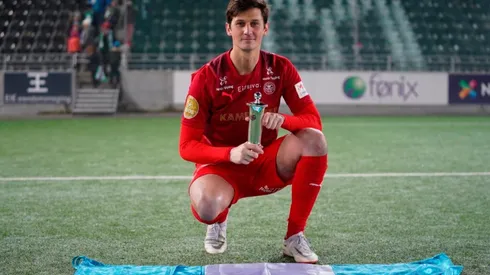 Nicholas Hagen levanta el trofeo en Noruega