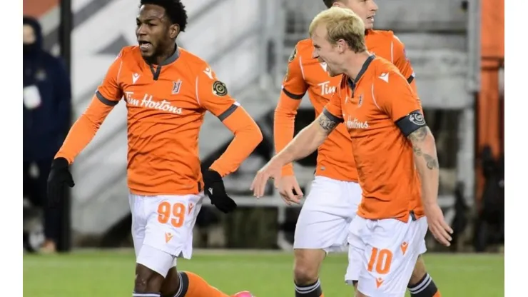 Gran asistencia de Omar Browne en el triunfo de Forge FC.