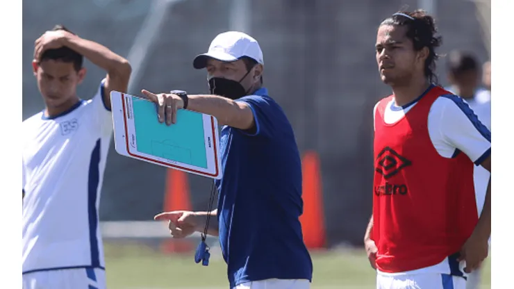 Hugo Pérez adelantó que habrá muchos cambios en la Selecta