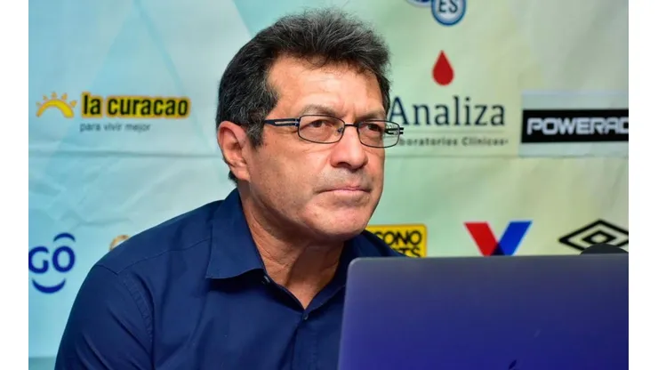 Hugo Pérez no pierde la esperanza con El Salvador: "No soy de los que tira la toalla"