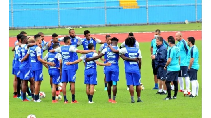 Bolillo Gómez sorprendaría con un 11 lleno de caras nuevas