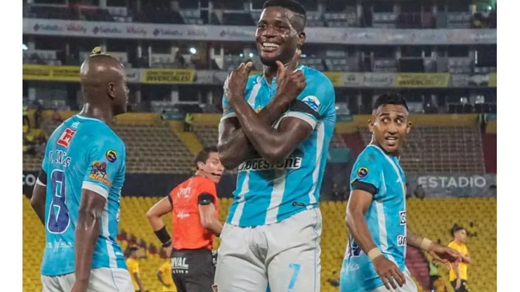 Fajardo levanta interés en Ecuador.