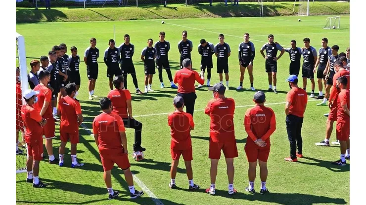 Jugadores de La Tricolor en riesgo ante Canadá por no tener Visa