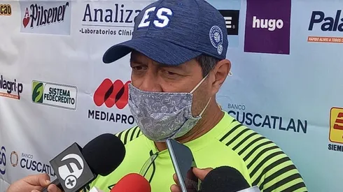 Hugo Pérez afirma que jugar ante Bolivia será bueno para El Salvador