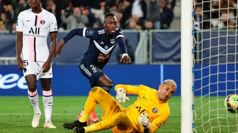 Alberth Elis le anota a Keylor Navas en el triunfo del PSG