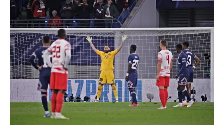 Gianluigi Donnarumma atajó un penal determinante ante el RB Leipzig [VIDEO]