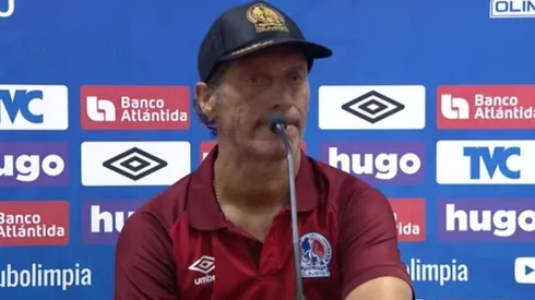 Pedro Troglio muy molesto con la prensa