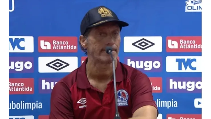 Pedro Troglio muy molesto con la prensa