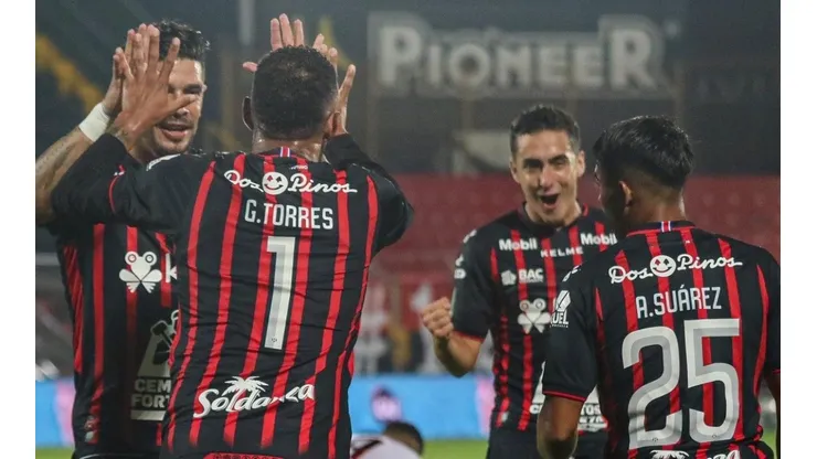 Celebración manuda tras el gol de Gabriel Torres (LDA Oficial)