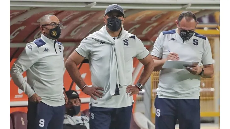 Mauricio Wright se mostró enojado con la decisión de Fedefútbol