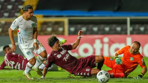Liga Concacaf: Saprissa sufre para vencer 4-3 a Comunicaciones [VIDEO]