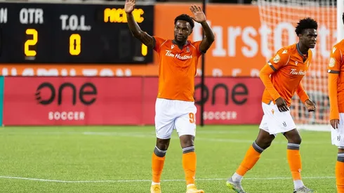 Omar Browne presente en el XI ideal de la CPL (Forge FC).