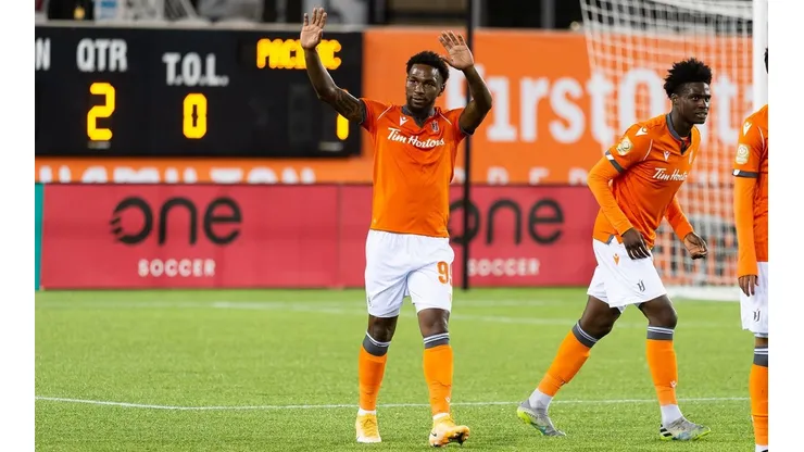 Omar Browne presente en el XI ideal de la CPL (Forge FC).