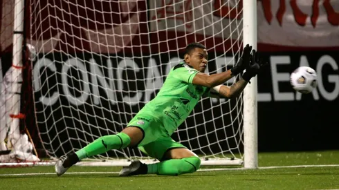 Concacaf se rinde ante el atajador de penales Denovan Torres