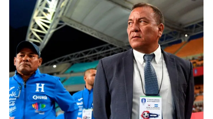 Carlos Tábora habló de los cambios en la selección