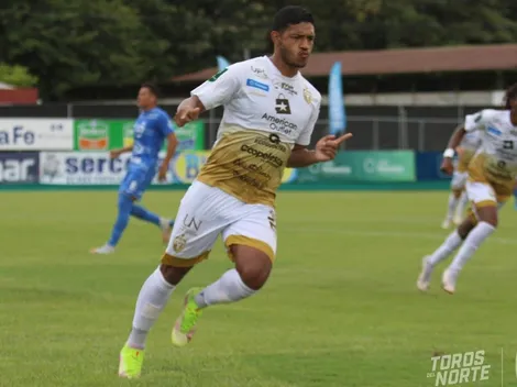 Jorman Aguilar se desata con goles en San Carlos [VIDEO]