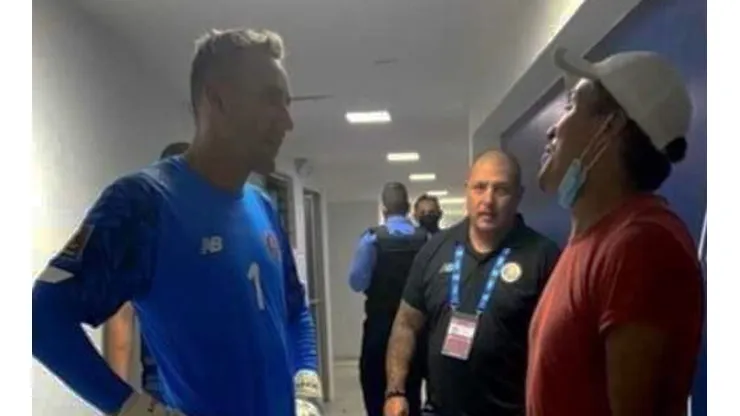 Rambo León asegura que le hubiera anotado el tiro libre a Keylor