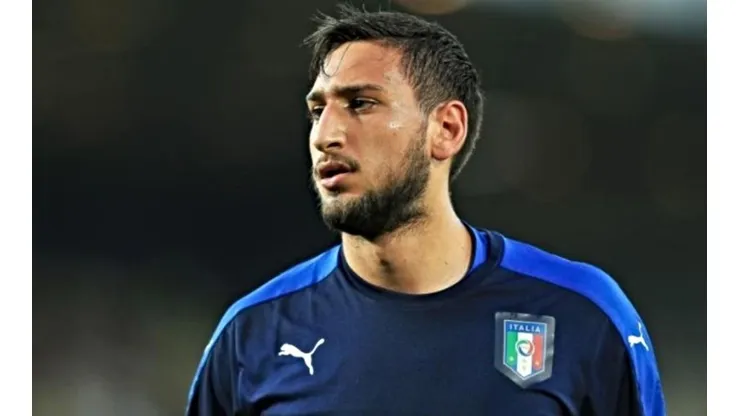 ¡Gianluigi Donnarumma fue recibido en Italia con silbidos!