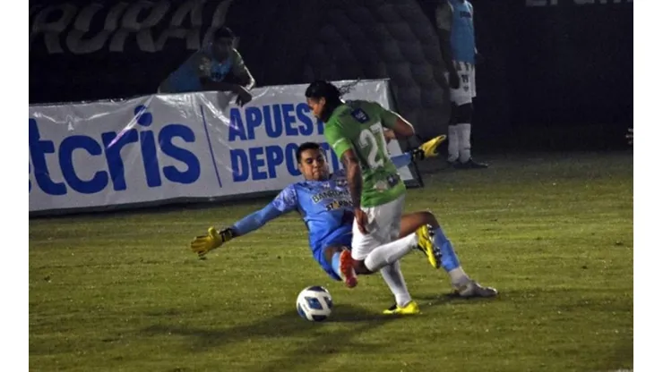 Gullit Peña marcó su primer doblete con Antigua [VIDEO]
