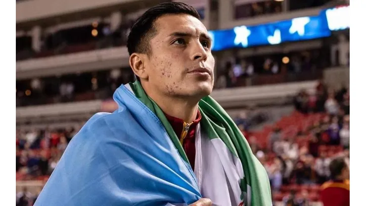 Rubio Rubín con la bandera de Guatemala y México