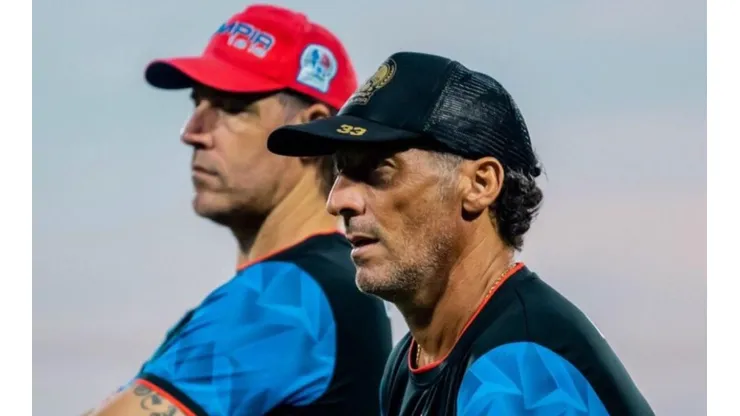Pedro Troglio en el entrenamiento del Olimpia